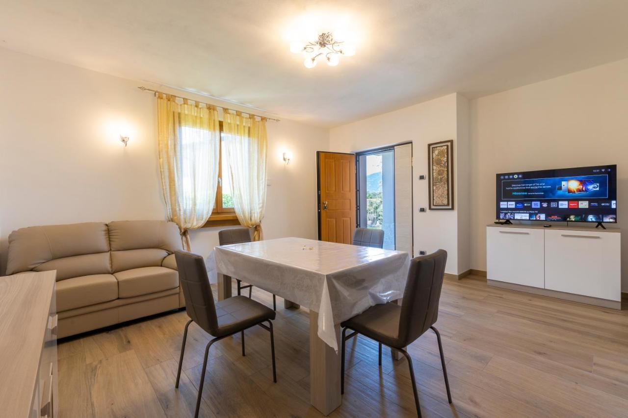 Apartment With Garden And Parking Bellagio Bagian luar foto