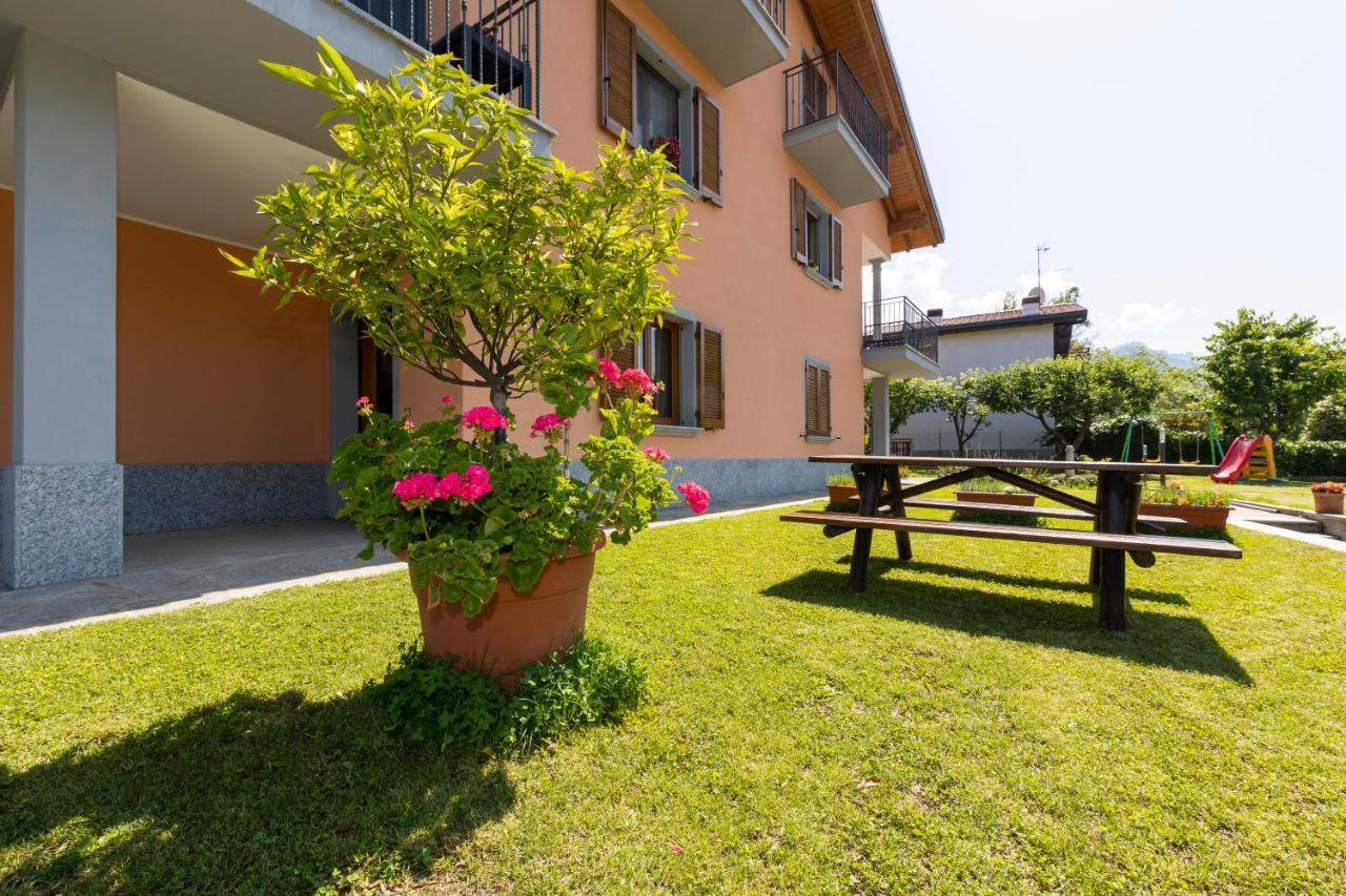 Apartment With Garden And Parking Bellagio Bagian luar foto