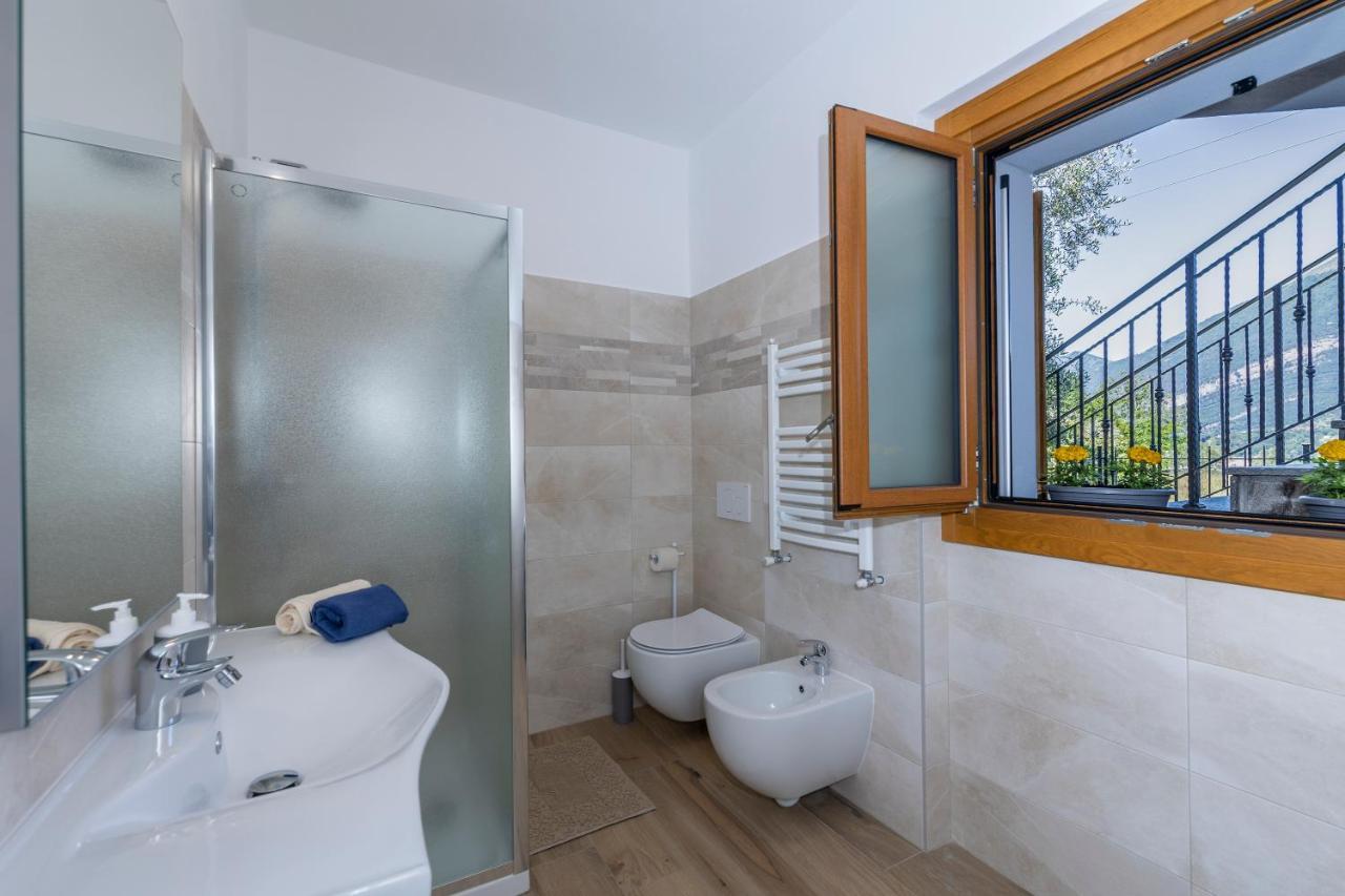 Apartment With Garden And Parking Bellagio Bagian luar foto