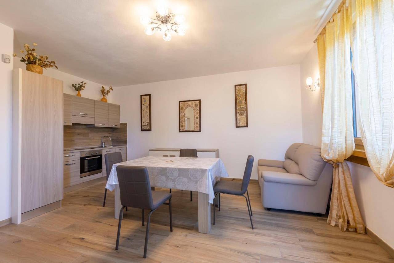 Apartment With Garden And Parking Bellagio Bagian luar foto