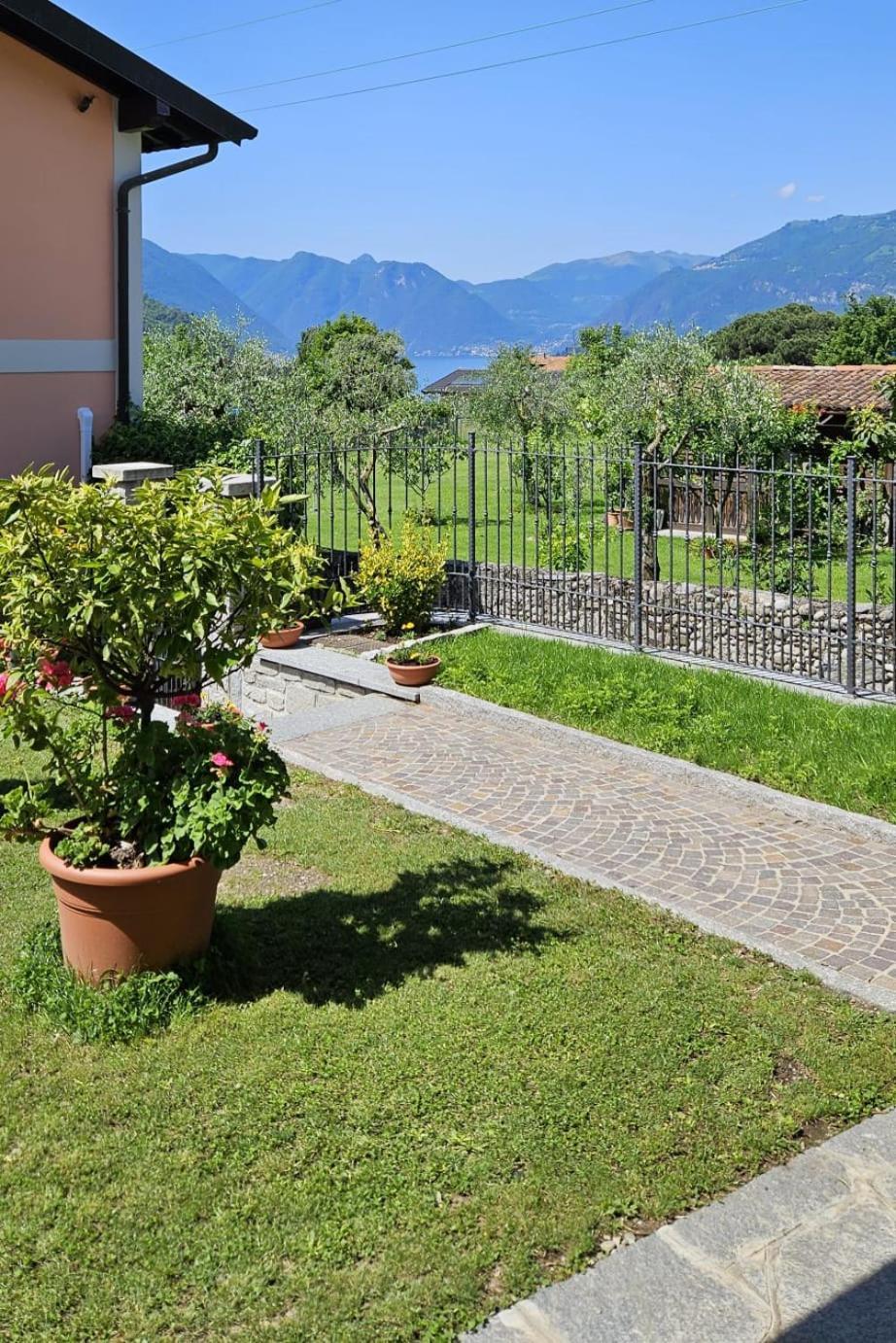 Apartment With Garden And Parking Bellagio Bagian luar foto